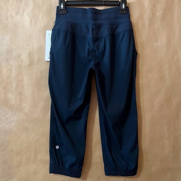 Lululemon | NWT Dance Studio Crop II (Unlined 20") Pants Nocturnal Teal Size 2 - Picture 10 of 15